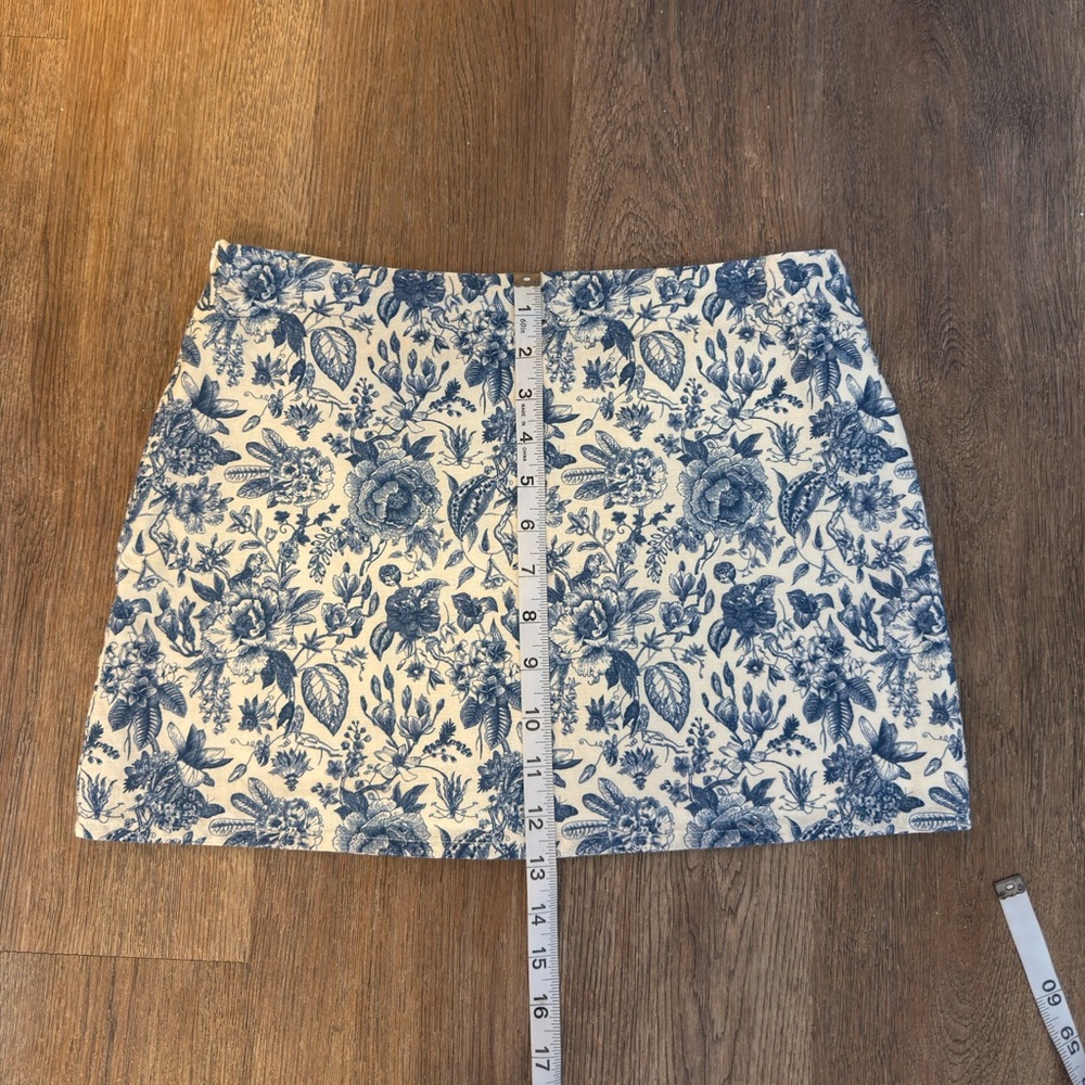 Peppermayo Skirt Low Rise Blue and White Floral - Picture 5 of 6